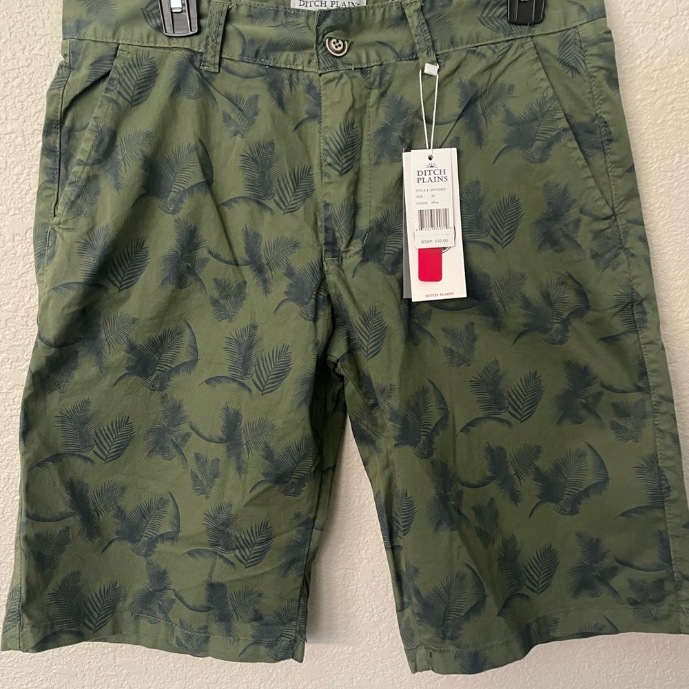 Ditch Plains Leaf Print Shorts Size 32